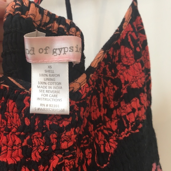 black and red, twist back dress - Picture 3 of 3